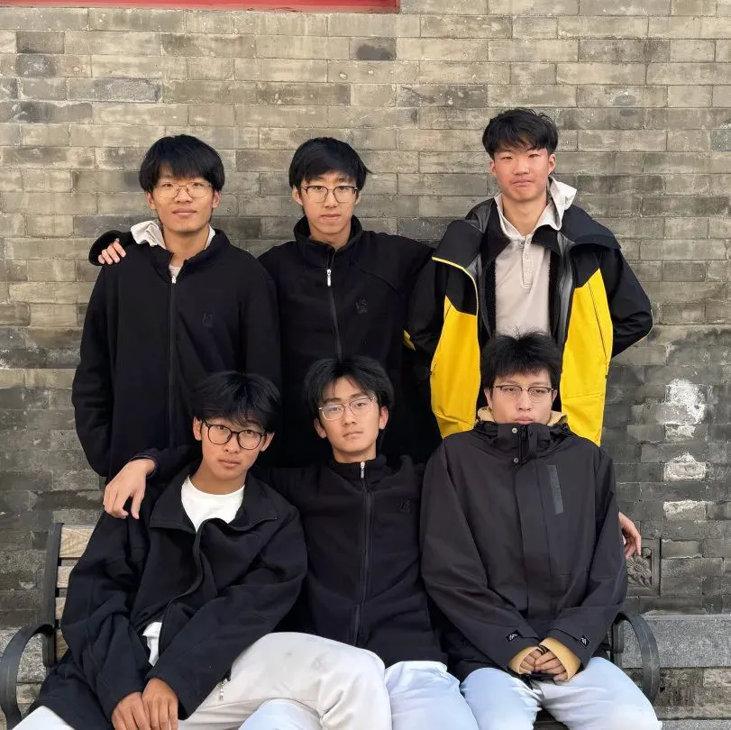老年人如何安全地进行篮球接球训练?_0